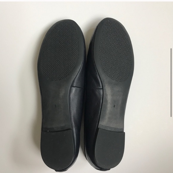 Tory Burch | Lowell 2 Leather Flat in Navy - Picture 4 of 7